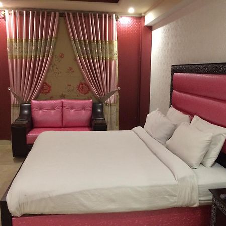 Hotel The Leschanze Lahor Dış mekan fotoğraf