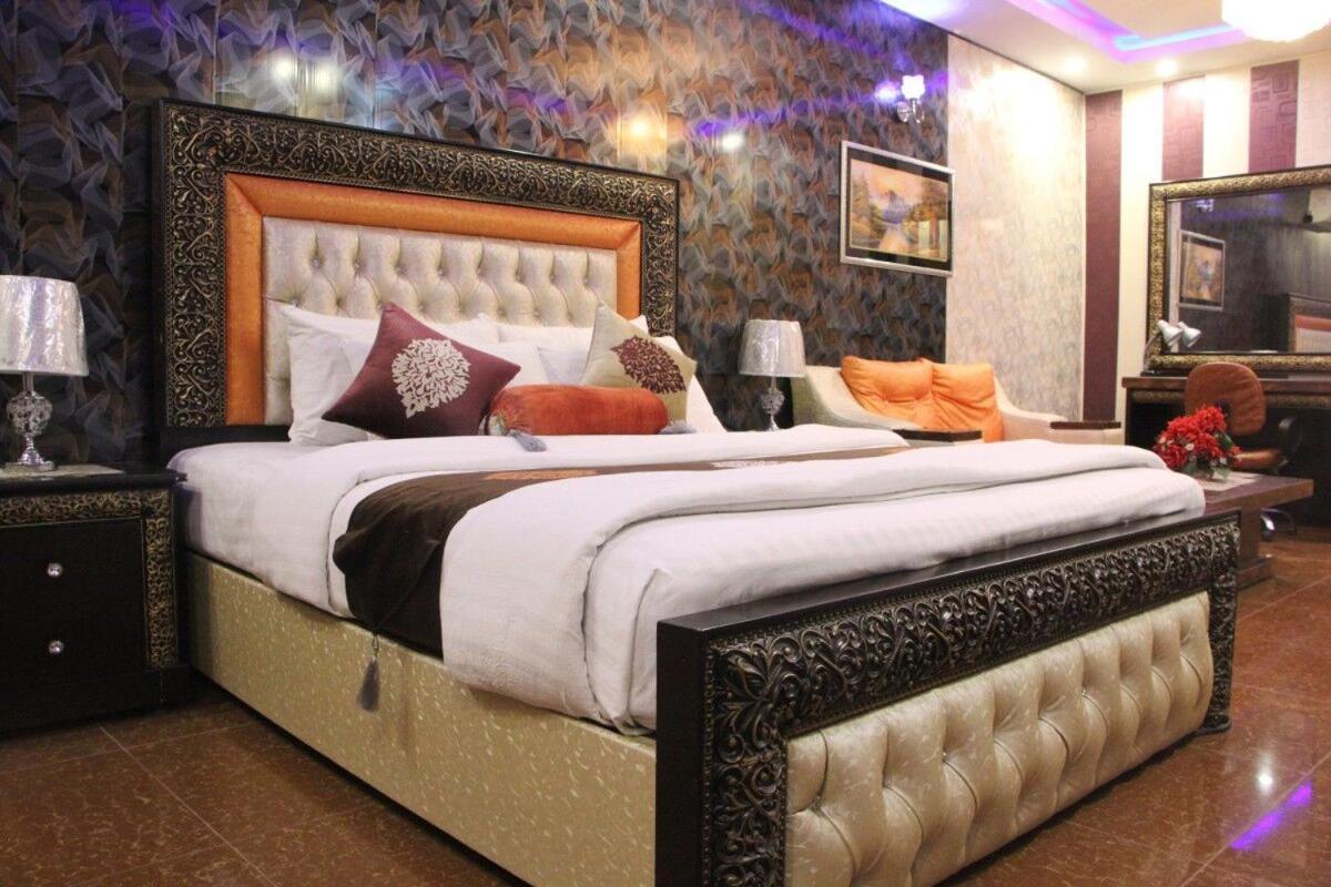 Hotel The Leschanze Lahor Dış mekan fotoğraf