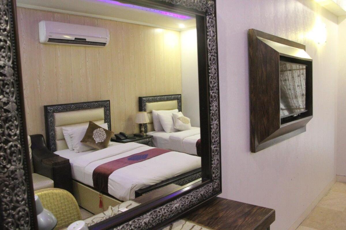 Hotel The Leschanze Lahor Dış mekan fotoğraf
